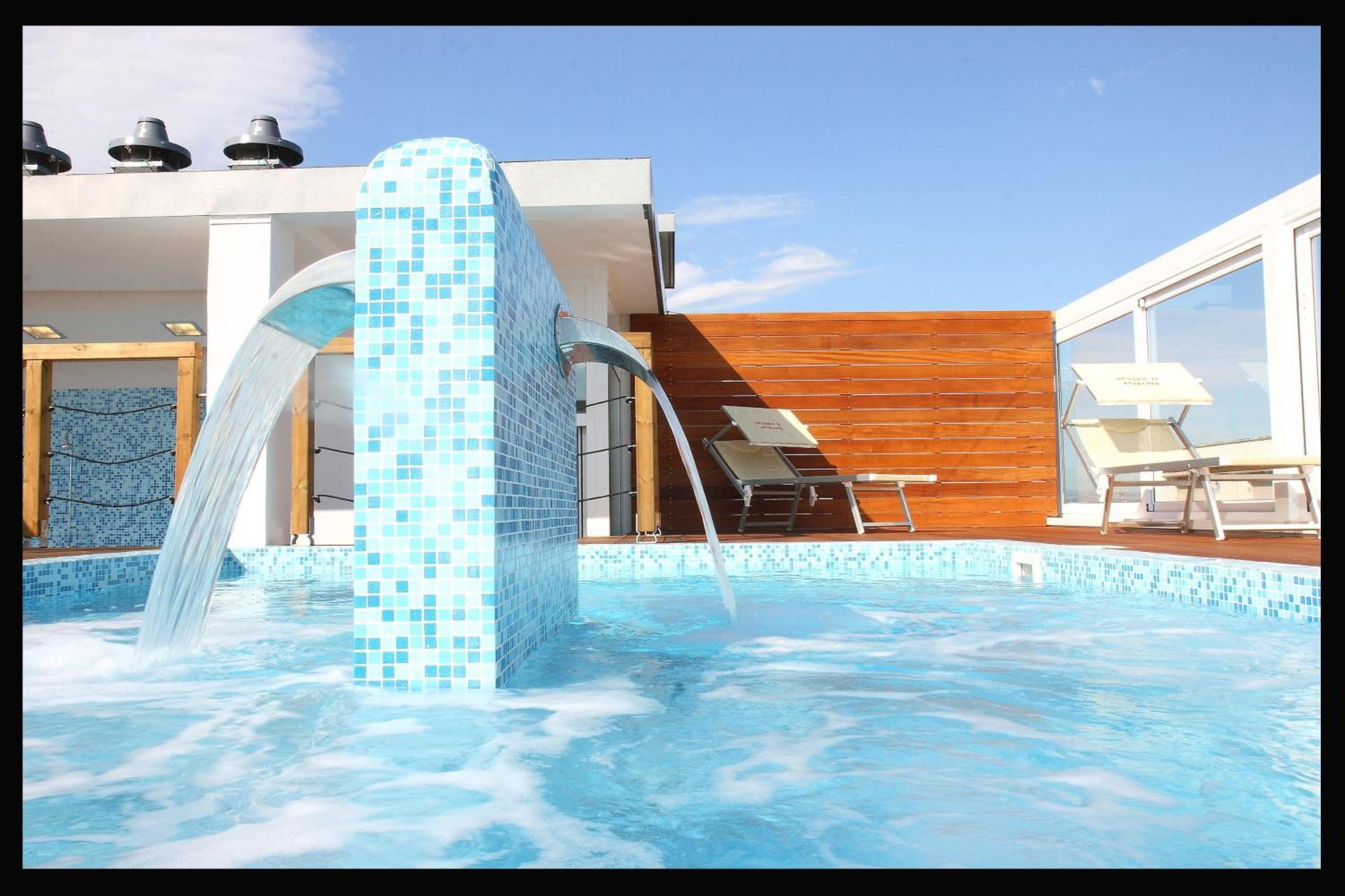 Hotel Panama Majestic Rimini Bagian luar foto