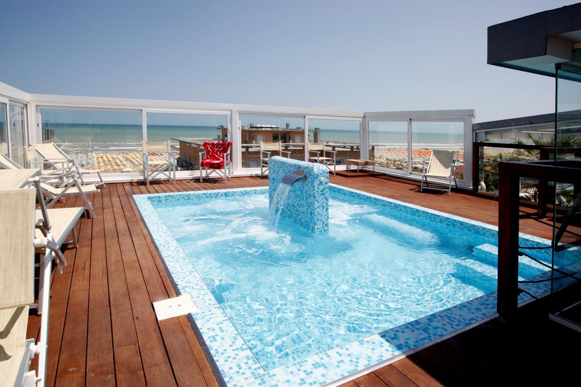 Hotel Panama Majestic Rimini Bagian luar foto