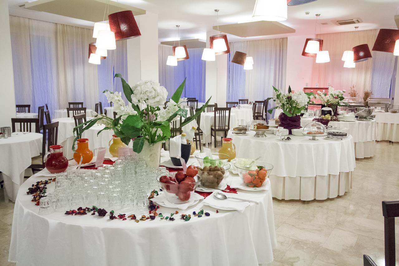 Hotel Panama Majestic Rimini Bagian luar foto